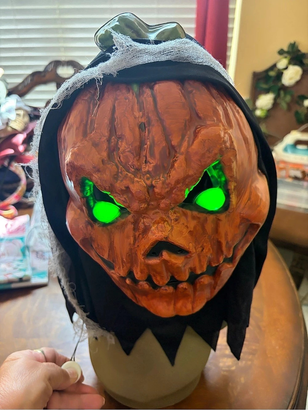 Pumpkin Halloween Mask With Light-Up Eyes